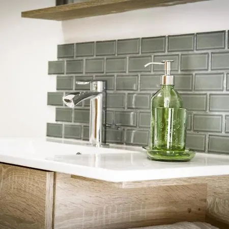 Дом отдыха Harmonia House With Jacuzzi And Private Sauna *