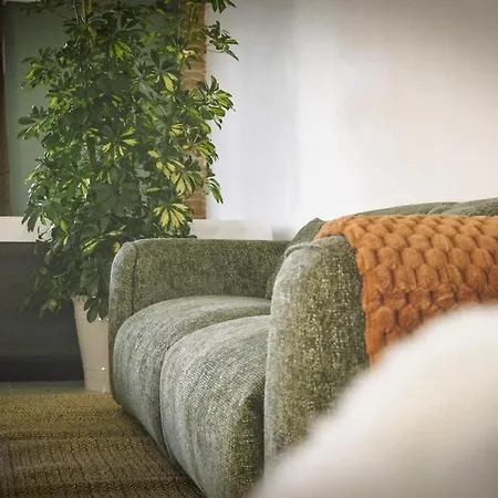 Дом отдыха Harmonia House With Jacuzzi And Private Sauna *