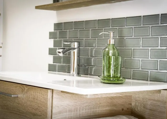 Дом отдыха Harmonia House With Jacuzzi And Private Sauna *